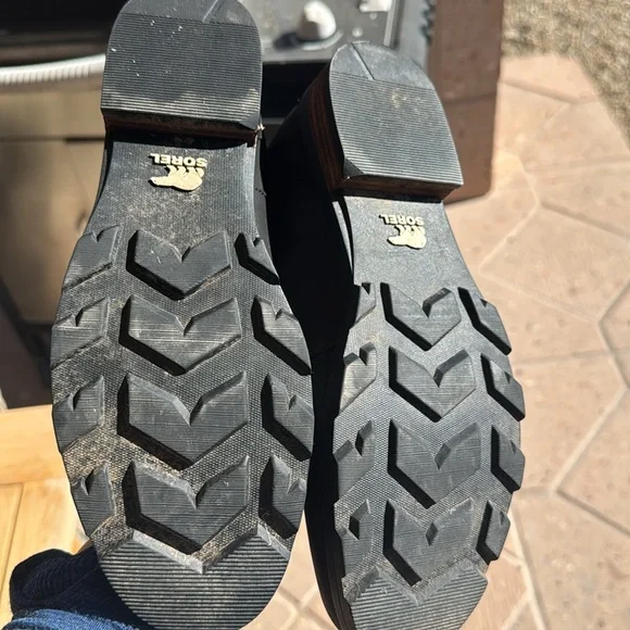 Womens Sorel size 10.5 short, black waterproof boots - Picture 2 of 6